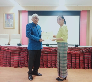 เมื่อวันที่ 18 มกราคม 2566. เวลา 08.30 นายกเทศมนตรีตำบลขามป้อม รับมอบเกียรติบัตรเชิดชูเกียรติหน่วยงานภาครัฐที่ได้รับผลการประเมินระดับ A ด้านการประเมินคุณธรรมและความโปร่งใสของหน่วยงานภาครัฐประจำปีงบประมาณ ๒๕๖๕