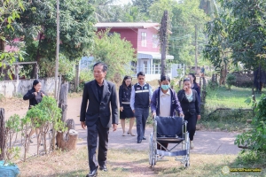 เทศบาลตำบลขามป้อมร่วมกับ รพ.สต.ขามป้อม ออกตรวจเยี่ยมพร้อมมอบเตียงและรถเข็นแก่ผู้ป่วยที่มีภาวะพึ่งพิง ในเขตบ้านเตย หมู่ที่ 3