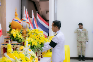 เทศบาลตำบลขามป้อม ร่วมกิจกรรมเนื่องใน &ldquo;วันจักรี&rdquo; เพื่อรำลึกถึงพระมหากรุณาธิคุณของ พระบาทสมเด็จพระพุทธยอดฟ้าจุฬาโลกมหาราช (รัชกาลที่ ๑) ผู้ทรงเสด็จปราบดาภิเษกขี้นเป็นปฐมบรมกษัตริย์